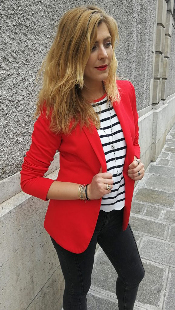 look, ootd, tenue du jour, outfit, marinière, blazer rouge, veste rouge, look preppy, look marinière, mocassins chaines, look working girl, rouge et noir, blog mode, blogueuse mode