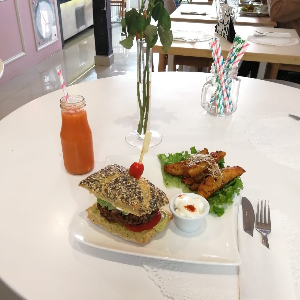 restaurant vegan paris, adresse vegan paris, restaurant glutenfree paris, repas pour allergique paris, repas raw paris, cuisine raw paris, cuisine vegan paris, cuisine sans allergènes paris, avis, test, blog vegan, blog intolerant, raw cakes, paris 14