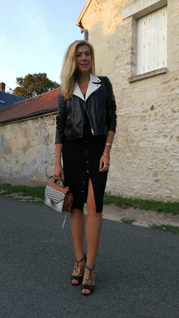 look, ootd, working girl, robe tube, robe pres du corp, robe bodycon, sac graphique, sac noir et blanc, roberto cavalli, sandales cavalli, créoles, look rentrée, look sortie bureau,idée look septembre, blog mode, blogueuse mode