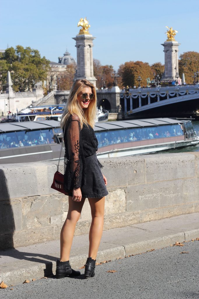 look, ootd, ootn, indian summer, look mi saison, tenue all black, look noir, top boheme, jupe jean boutonnée, santiags, look rock, look boho, gypset, bohochic, blog mode, blogueuse mode, paris