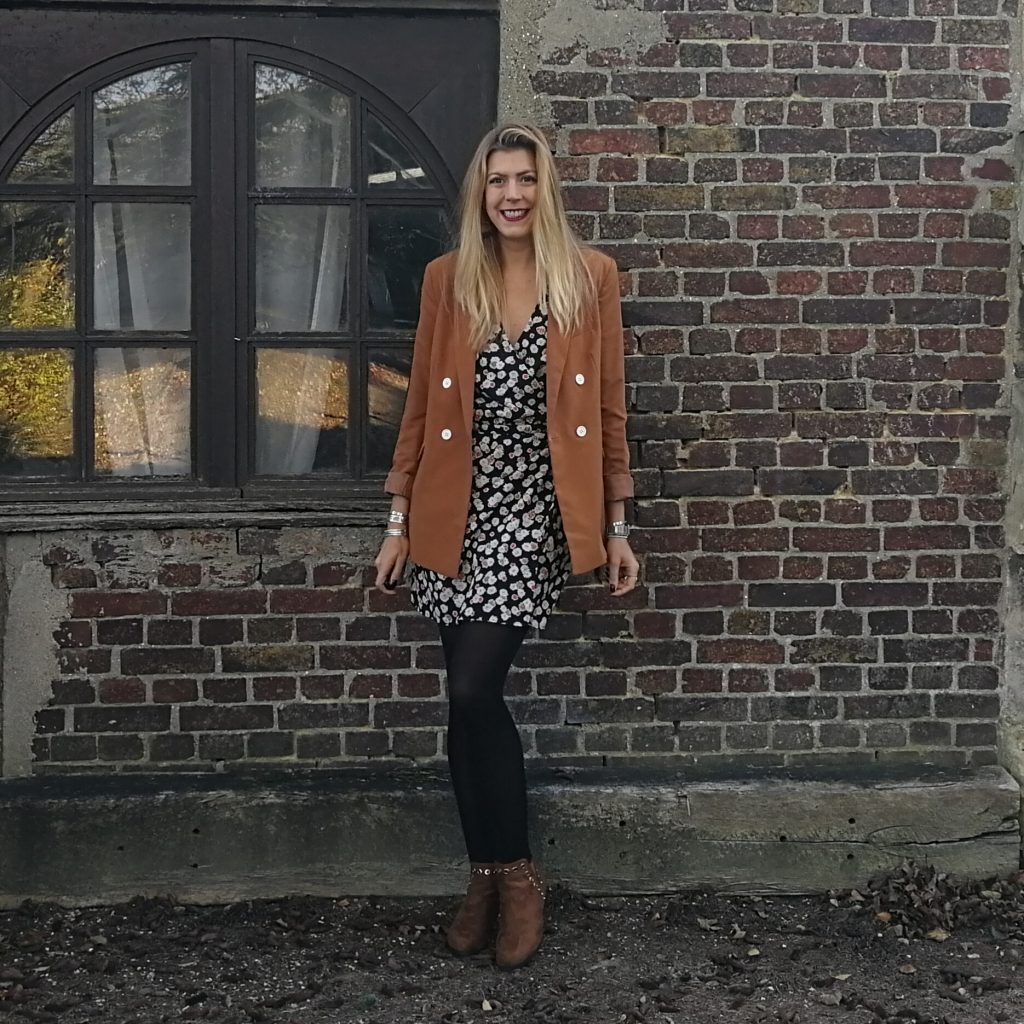 look été vs hiver, tenue hiver, idée look, day vs night, ootd, tenue du jour, blazer camel, robe fleurie, bottines oeillets, look boho, blog mode, blogueuse mode, Paris 