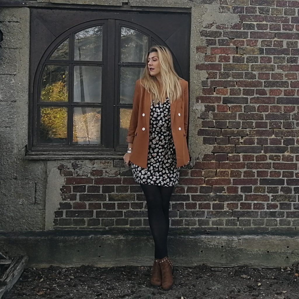 look été vs hiver, tenue hiver, idée look, day vs night, ootd, tenue du jour, blazer camel, robe fleurie, bottines oeillets, look boho, blog mode, blogueuse mode, Paris 